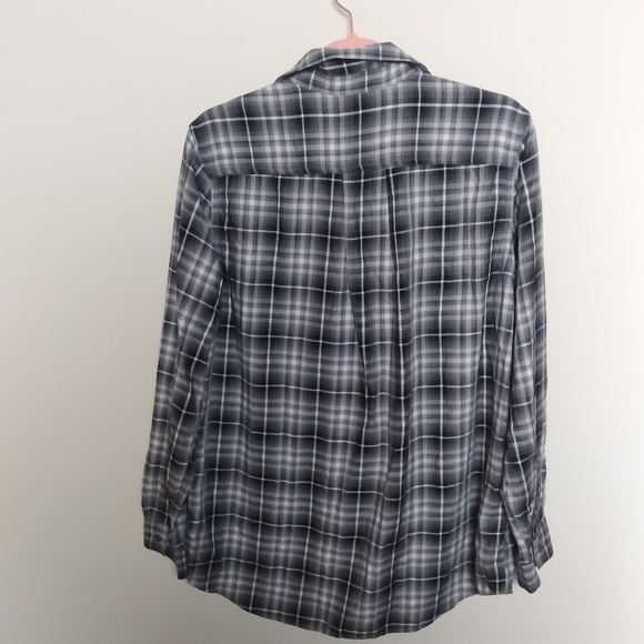 Eddie Bauer Gray White and Black Plaid Long Sleeve Flannel Button Up Shirt Large - Picture 2 of 8